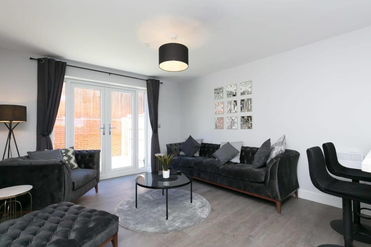 Stunning 2 Bedroom Apartment In Wallasey Exterior foto